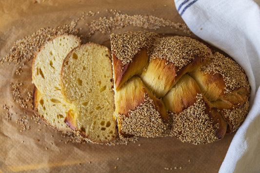 Challah with sesam seeds