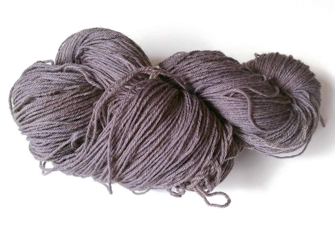 Natural Dyeing Wool with Red Wine