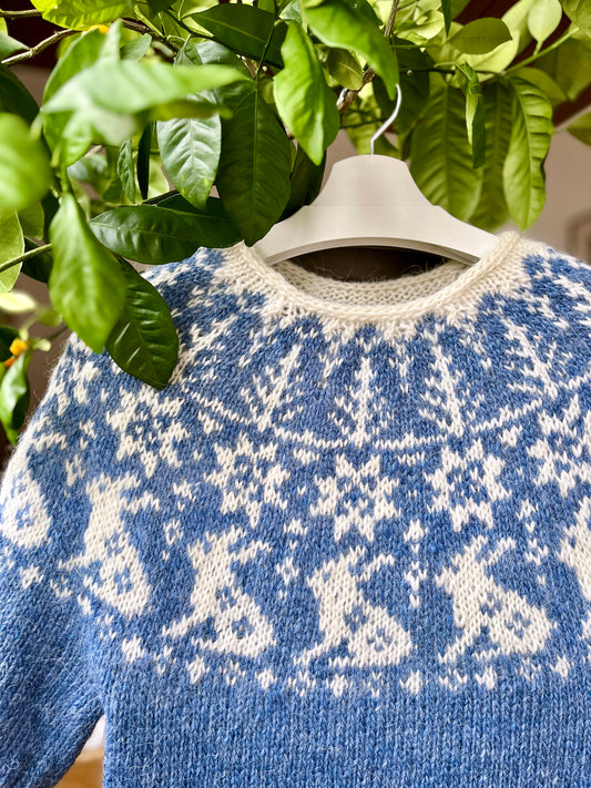 VINTERSKOG Hase Handgestrickter isländischer Lopapeysa Pullover — Auf Bestellung
