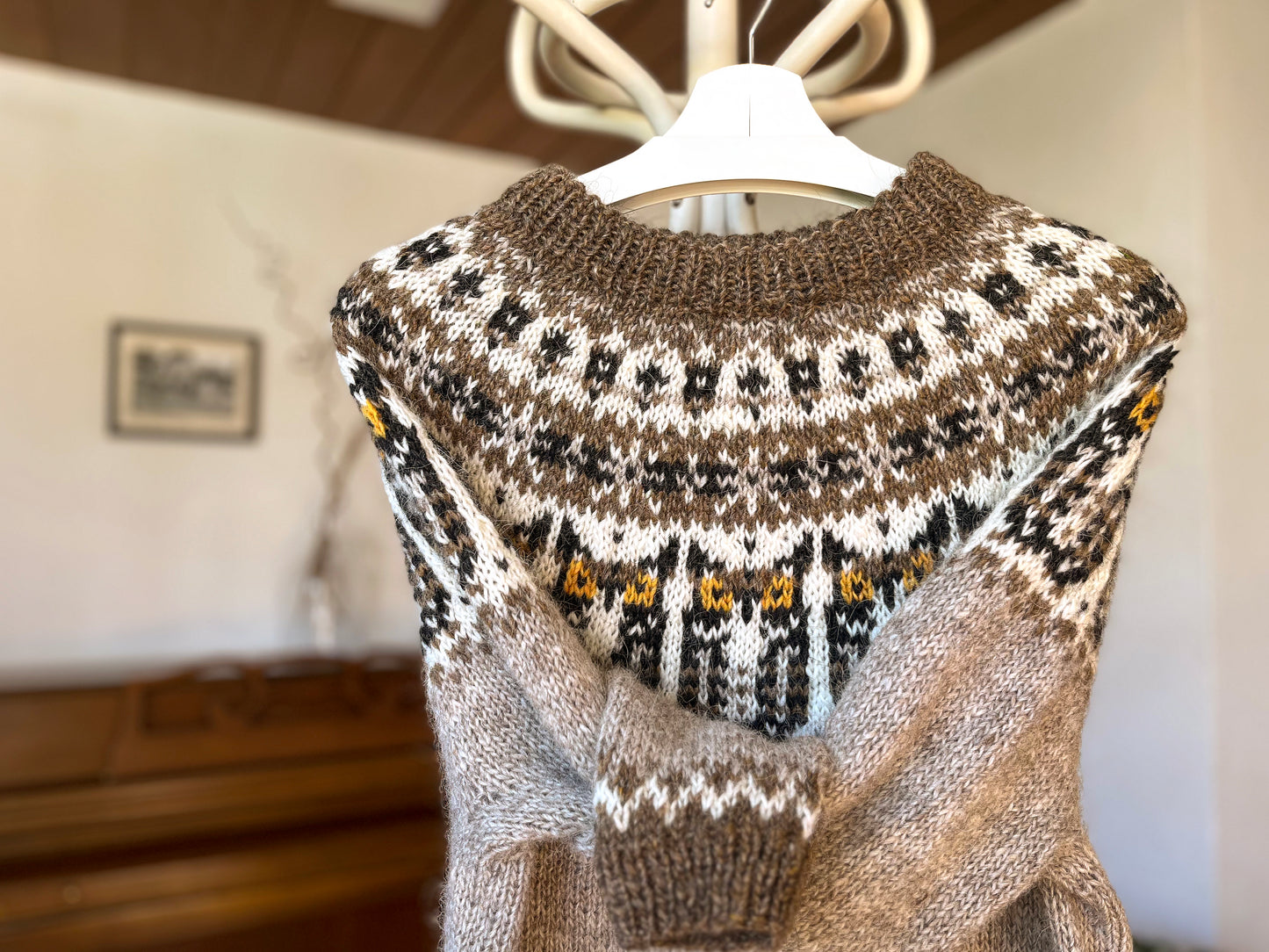 UHU Eagle-Owl Icelandic Lopapeysa Sweater Knitting Pattern