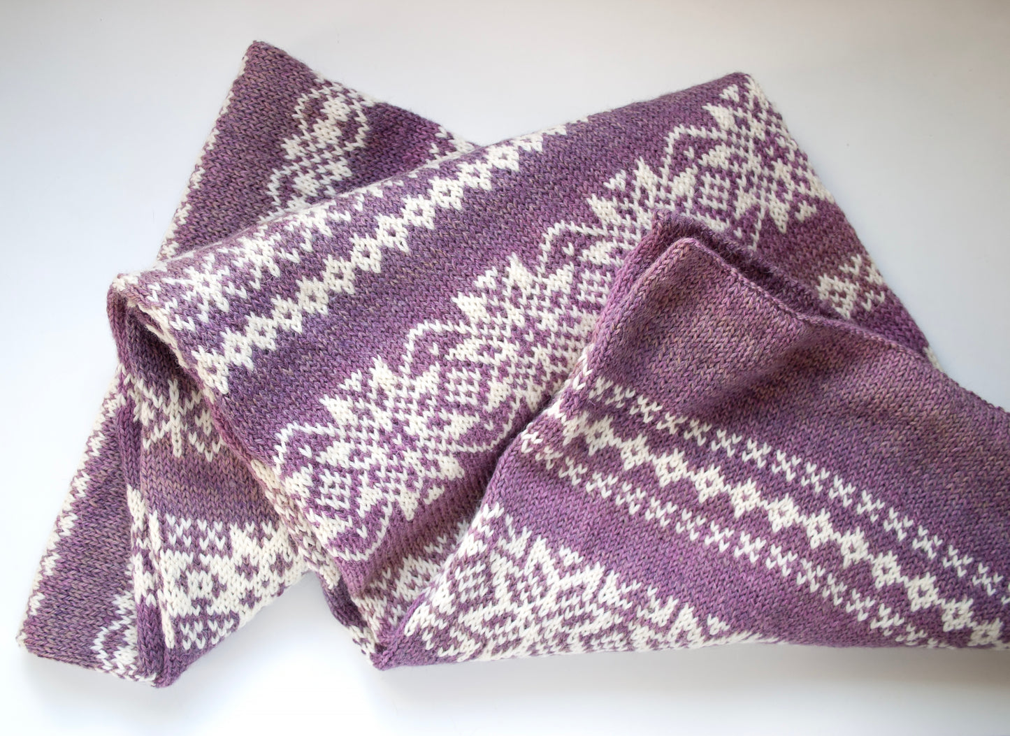 gradient purple and white wool hole hand-knitted Fair isle scarf in snowflake knitting pattern