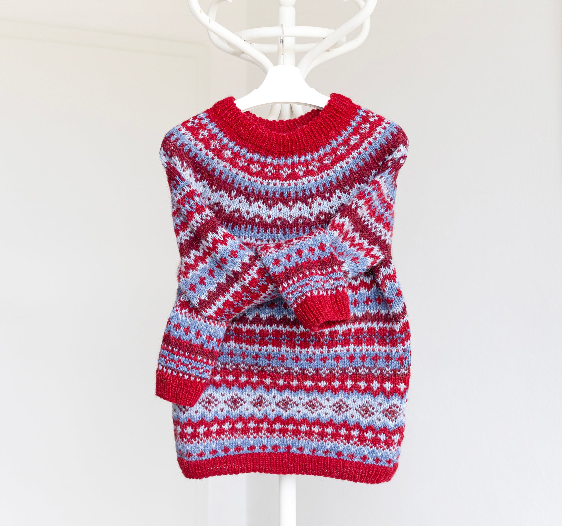 Foss icelandic lopapeysa sweater with red and blue stripes