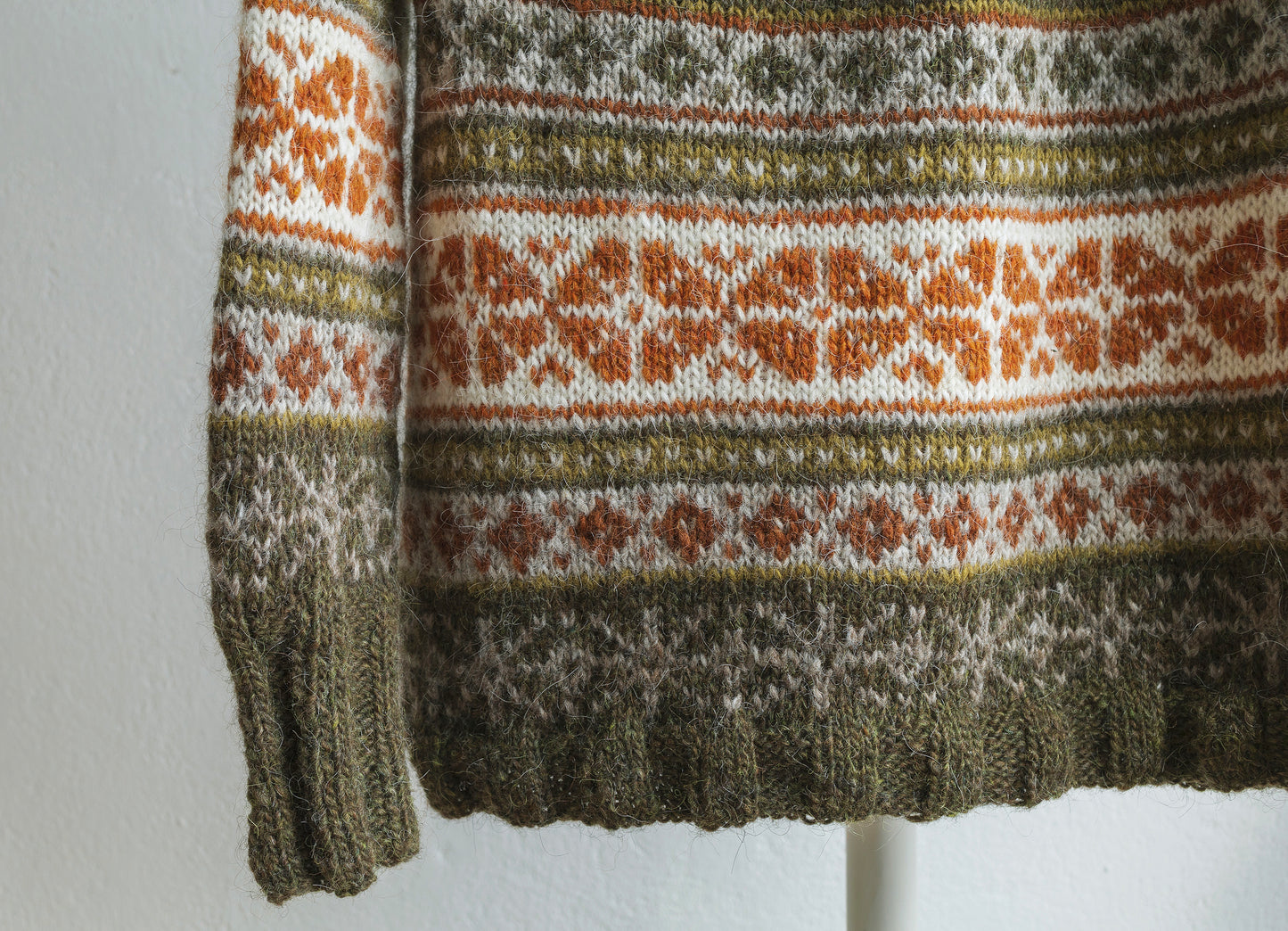 HELGA Hand-Knitted Icelandic Lopapeysa Sweater — Version with Orange Stars