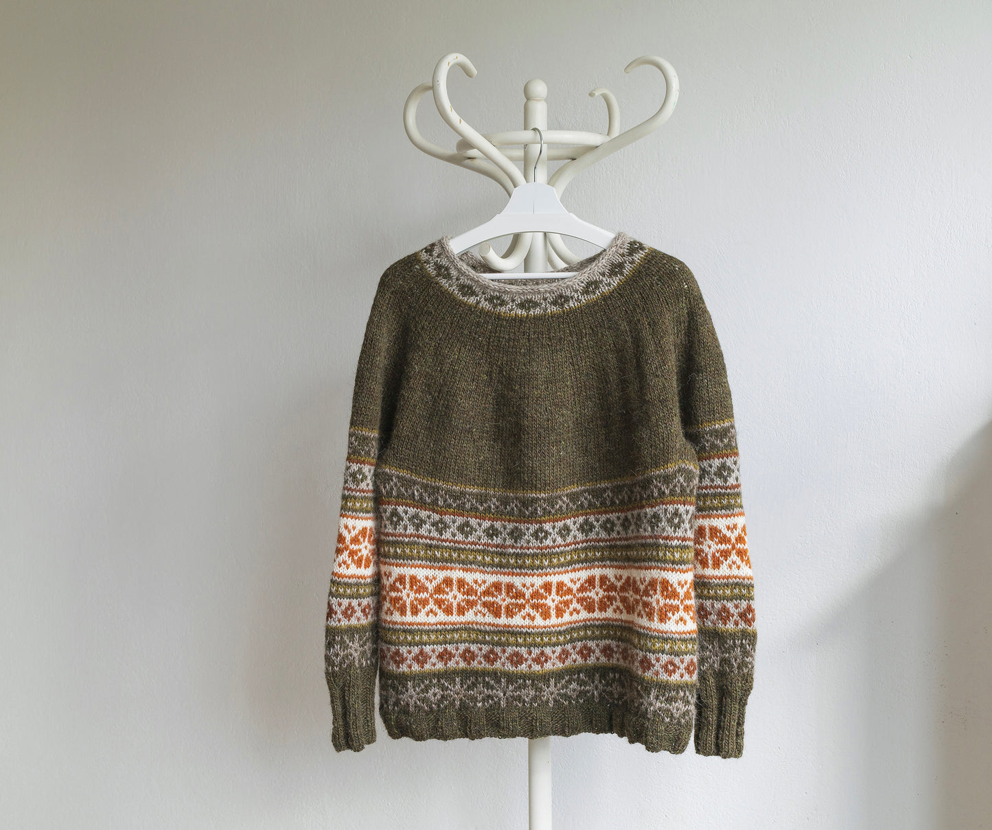 HELGA Hand-Knitted Icelandic Lopapeysa Sweater — Version with Orange Stars