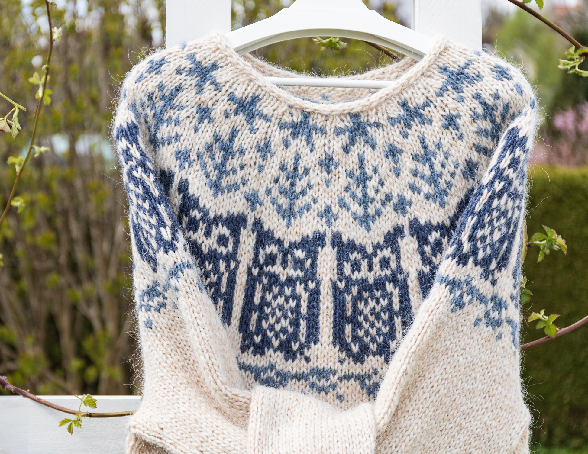 Close-up of neckband and yoke of Owls Icelandic lopapeysa sweater
