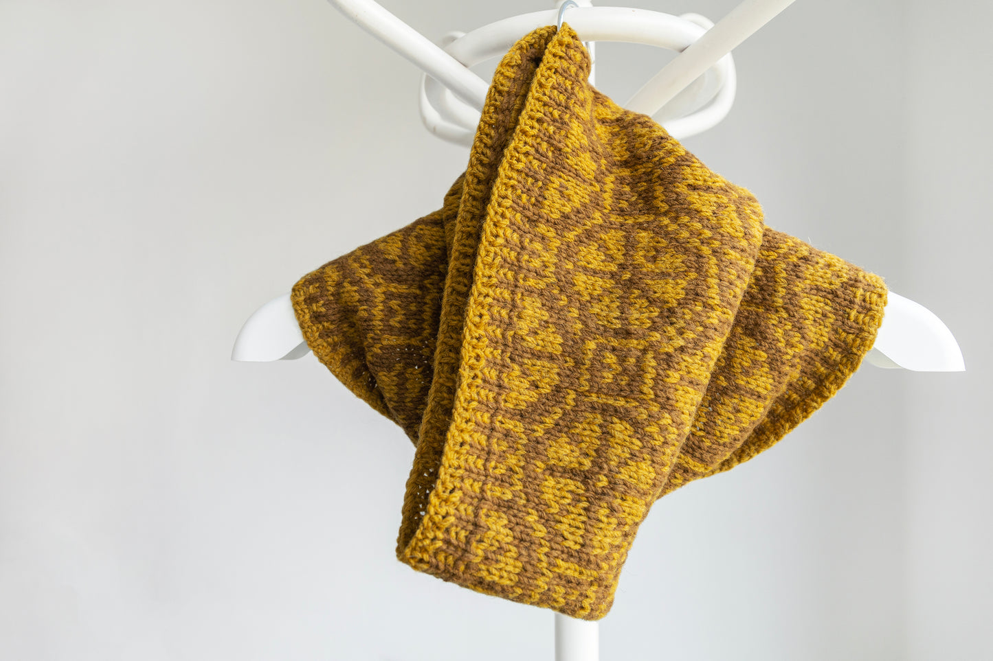 SCHNEEFLOCKEN Handgestrickte Alpaka-Kapuze — Sofort tragbar