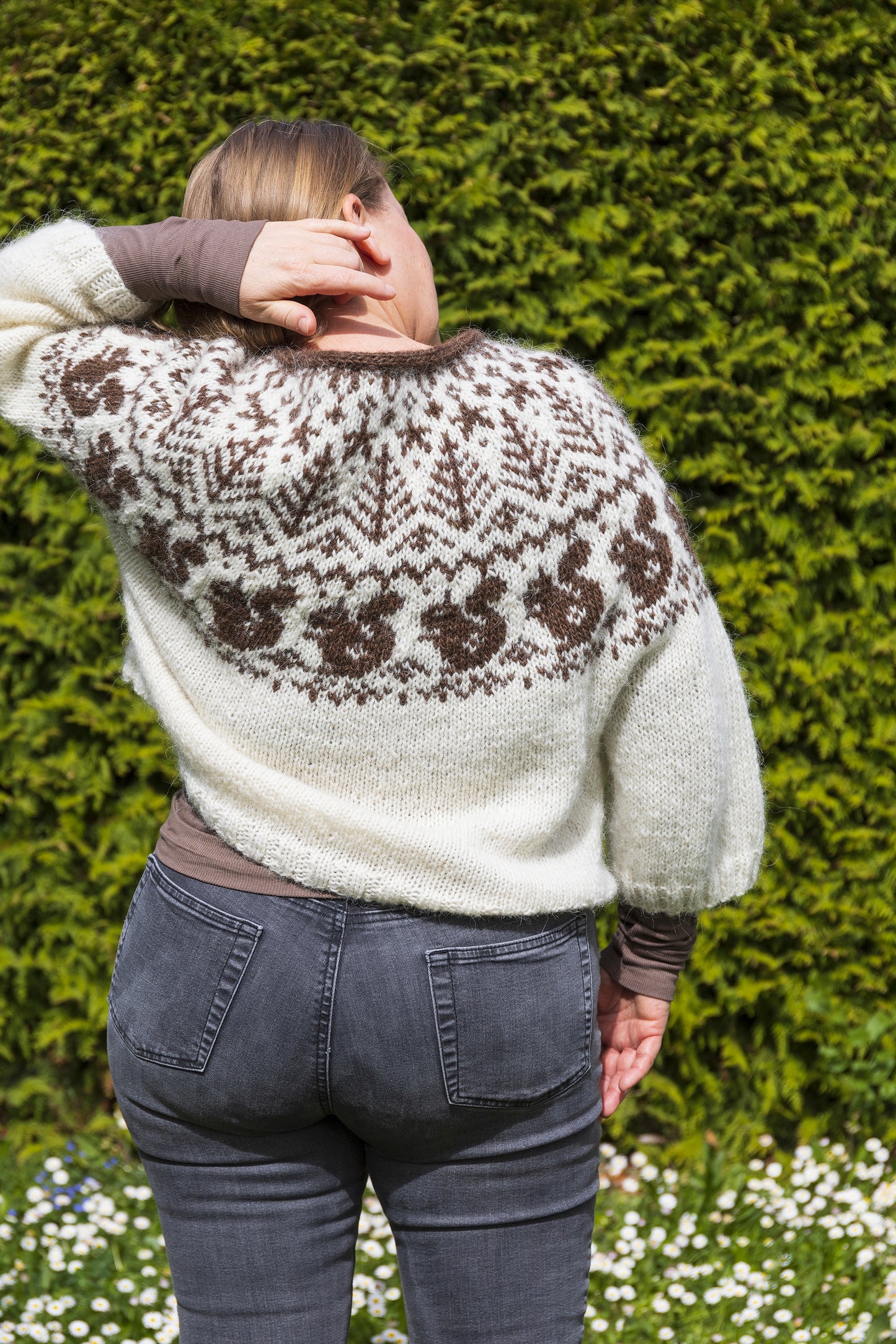 SQUIRREL Hand-Knitted Icelandic Sweater Lopapeysa