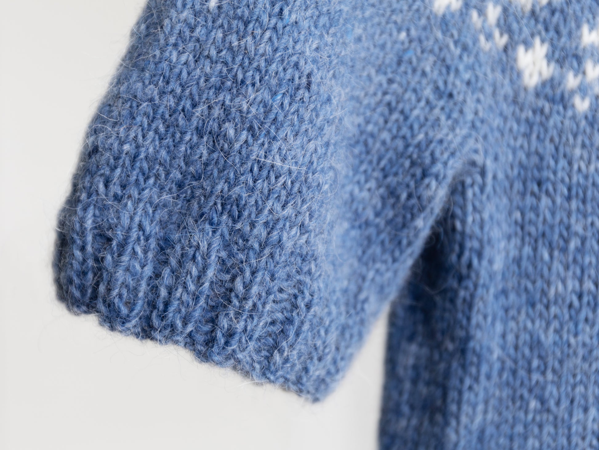 Close-up of a cuff of Vinterskog icelandic sweater
