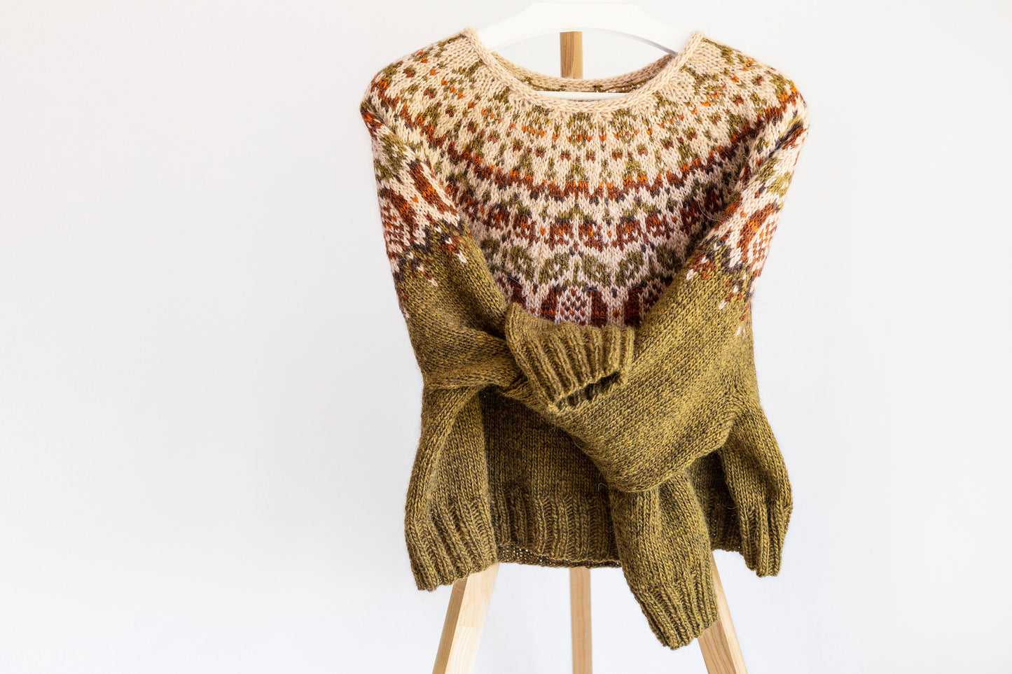 hand-knitted pomegranate lopapeysa sweater
