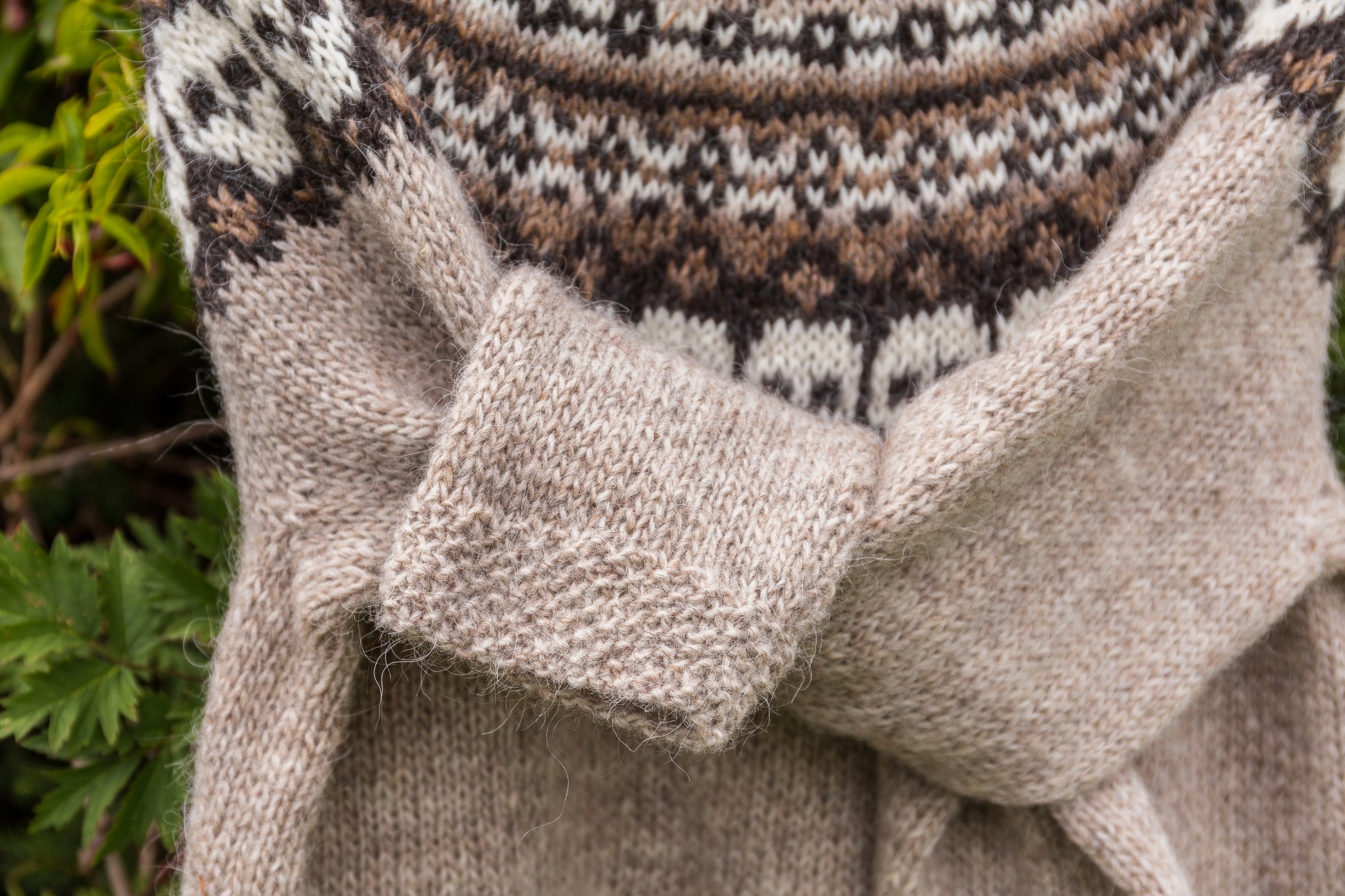 Close-up of Skull icelandic lopapeysa sweater with a focus on the yoke and cuffs.