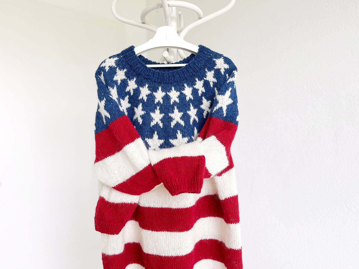 Hand-knitted lopapeysa sweater in the stars and stripes USA flag design